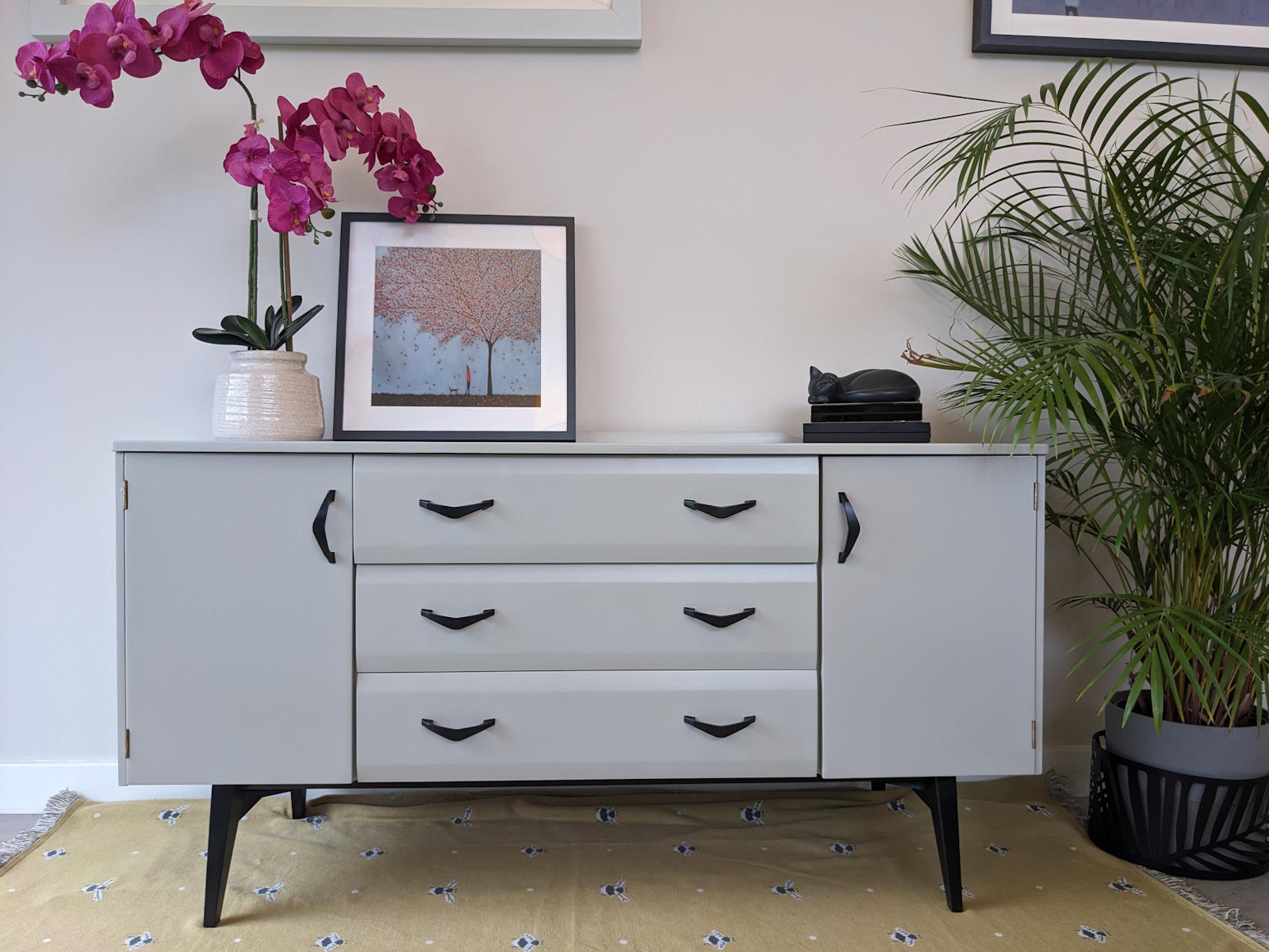 Sideboard upcycled with Fusion Pebble paint and black hardware