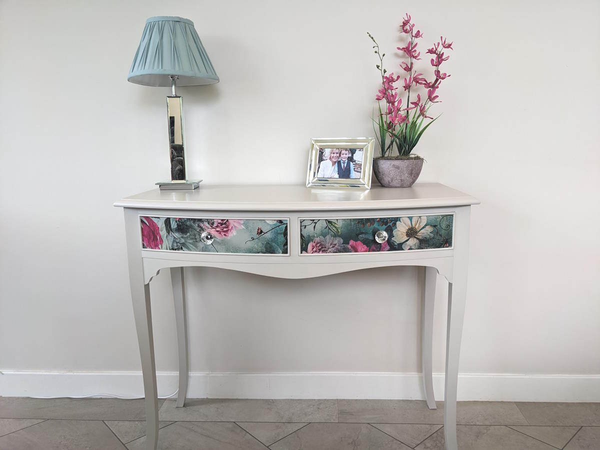 Elegant Pale Grey Console Table with Floral Detailing